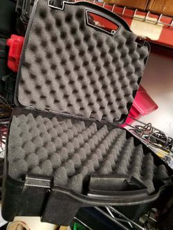 Plano Protector Series Large Black Padlock Tabs and Foam Padding / Hard Plastic and Accessory Case