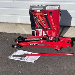 site first Hydraulic Hoist – Lift Vehicles Safely and Steadily!