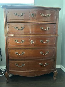 5 Drawer Dresser 35 in x 47.5 x 16