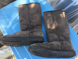 UGGs Boots nice only 40$ Firm size 8