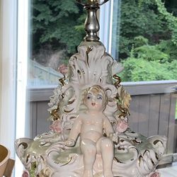 Benrose Vintage Capodimonte porcelain handmade and hand painted table lamp.  Made in Italy 