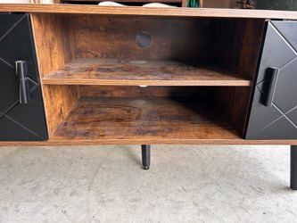 Entertainment center
