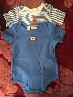 New Baby onesies bodysuit. Pick up only. $3.