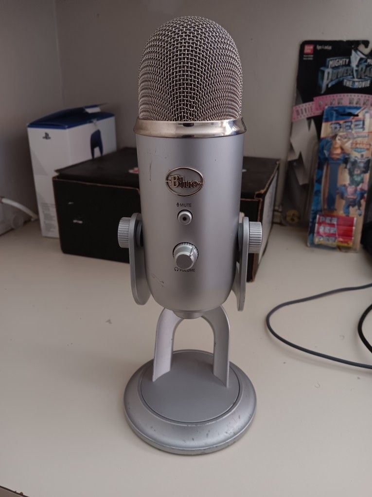 BLUE Brand Streaming Microphone