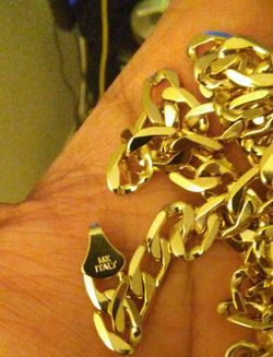 14k Gold Plated Cuban Link Necklace (30 inches)