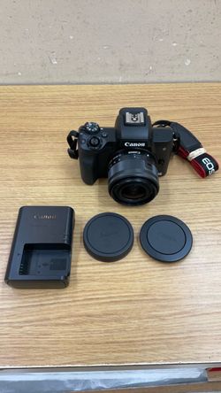 CANON EOS M50 24.1 MP MIRRORLESS BLACK W/ EF-M 15-45mm LENS W/ BATTERY CHARGER & 1 BATTERY.