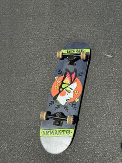 Skate board