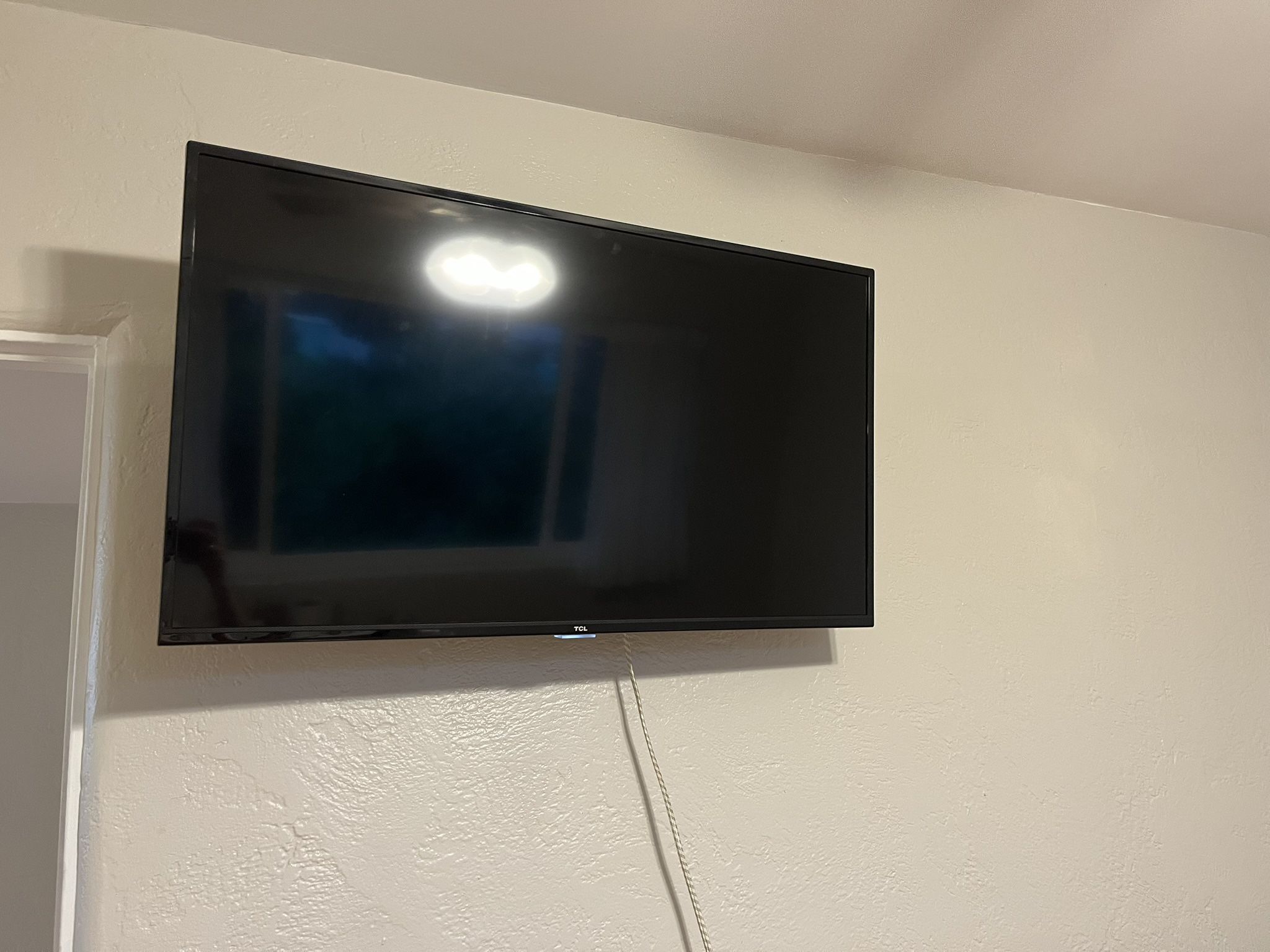 TCL Roku Smart TV 42”