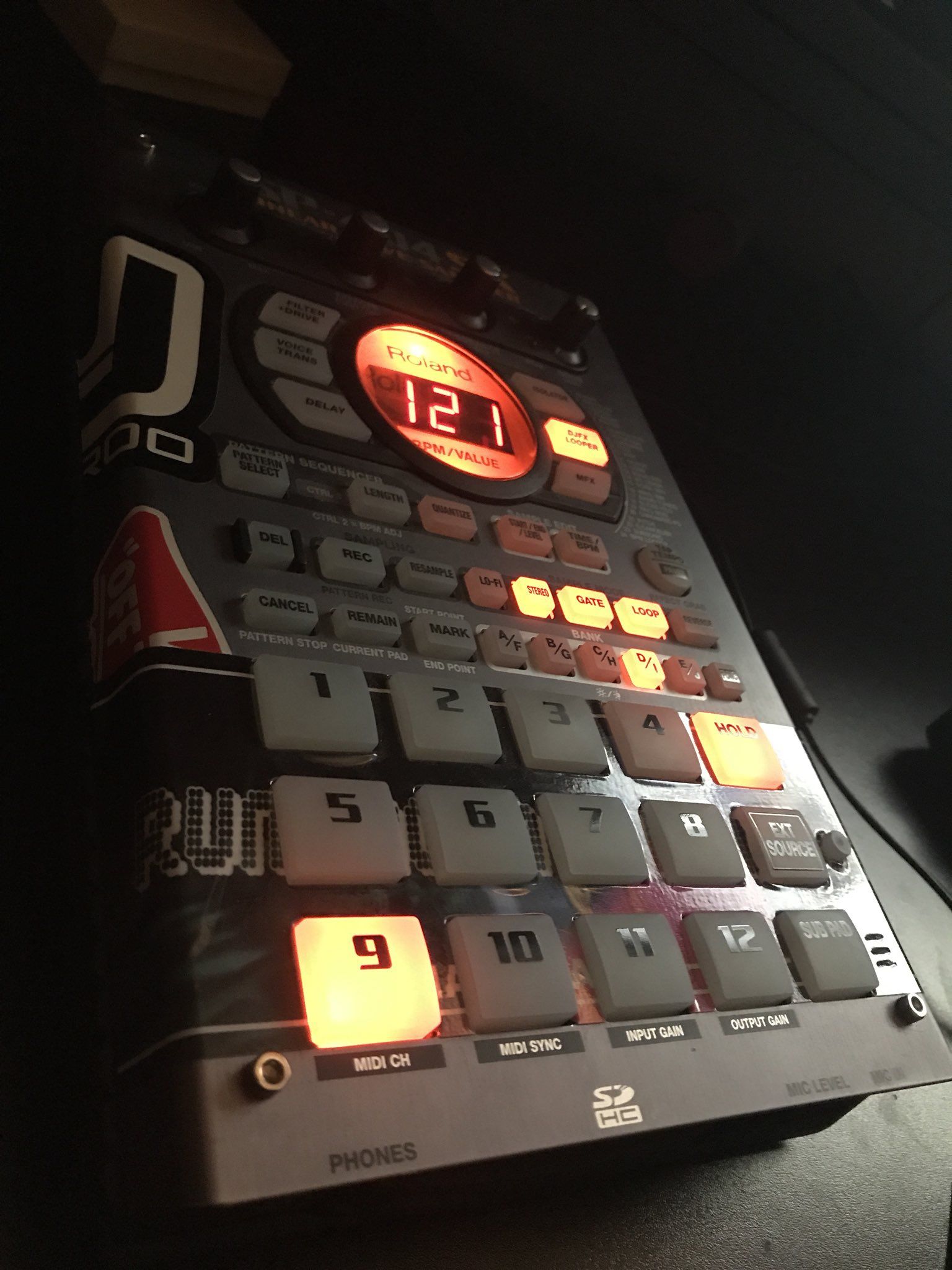 Roland SP 404sx
