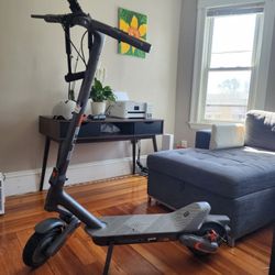$1300 Yadea Elite Prime Electric Scooter
