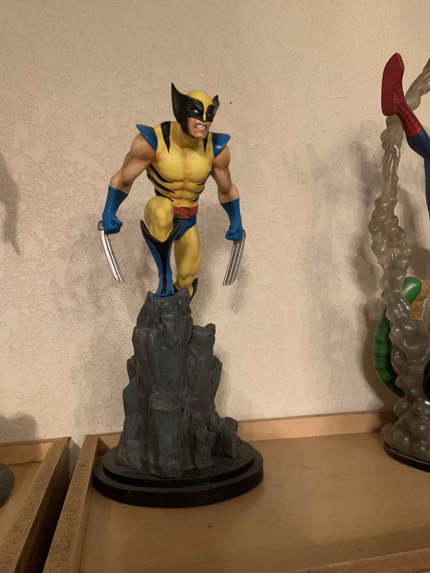 Wolverine Statue