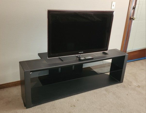 Samsung TV With Stand Included