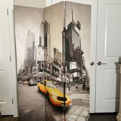 NEW YORK BEDROOM DIVIDER 