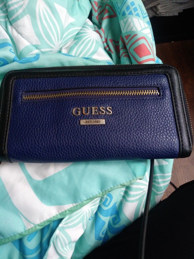 Guess Wallet
