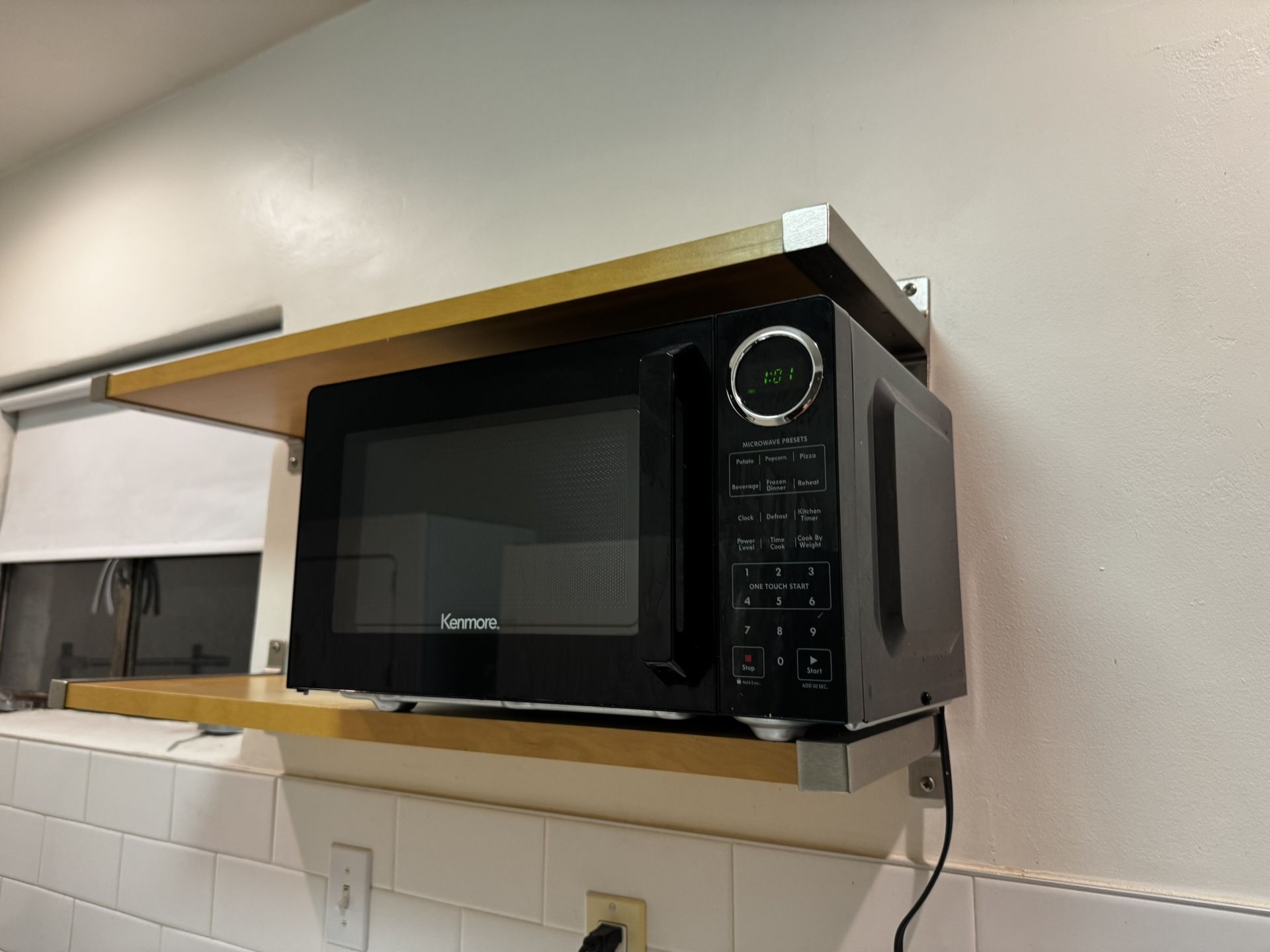Microwave In Excellent Condition