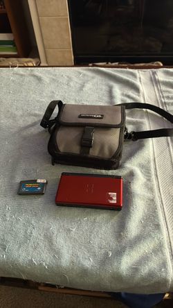 Nintendo DS Lite Red with Carry Case and Game