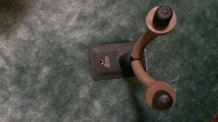 Guitar wall hanger