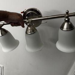 Free Bathroom Vanity Light