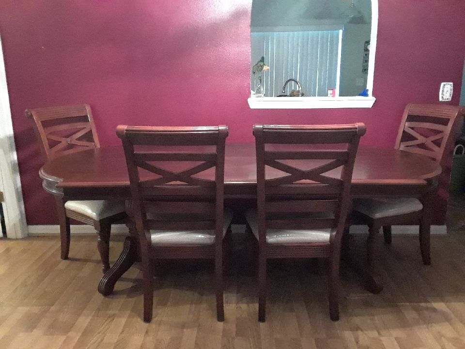 Rooms To Go Dining Table Set for 6 for Sale in Orlando, FL - OfferUp