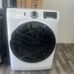 7.8 Cu Ft Capacity GE EnergyStar Front Load Electric Dryer, Stackable, 28” Wide & $500 Off MSRP!