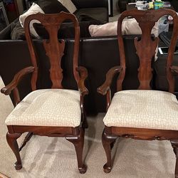 2 dining rooms chairs $50/piece 