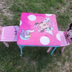 Minnie Table With Chairs 