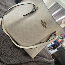 Coach Tote Bag Only Used Twice 