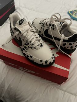 NIKE Size 8