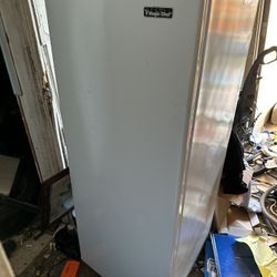 Magic Chef upright Freezer