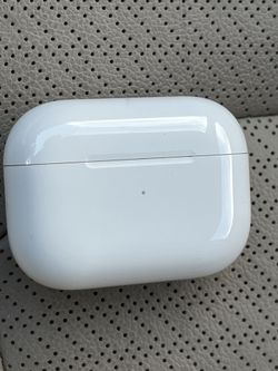 (Like New) AirPod Pro 1 (Wireless charging case And Left POD Only) Super Cheap Deal