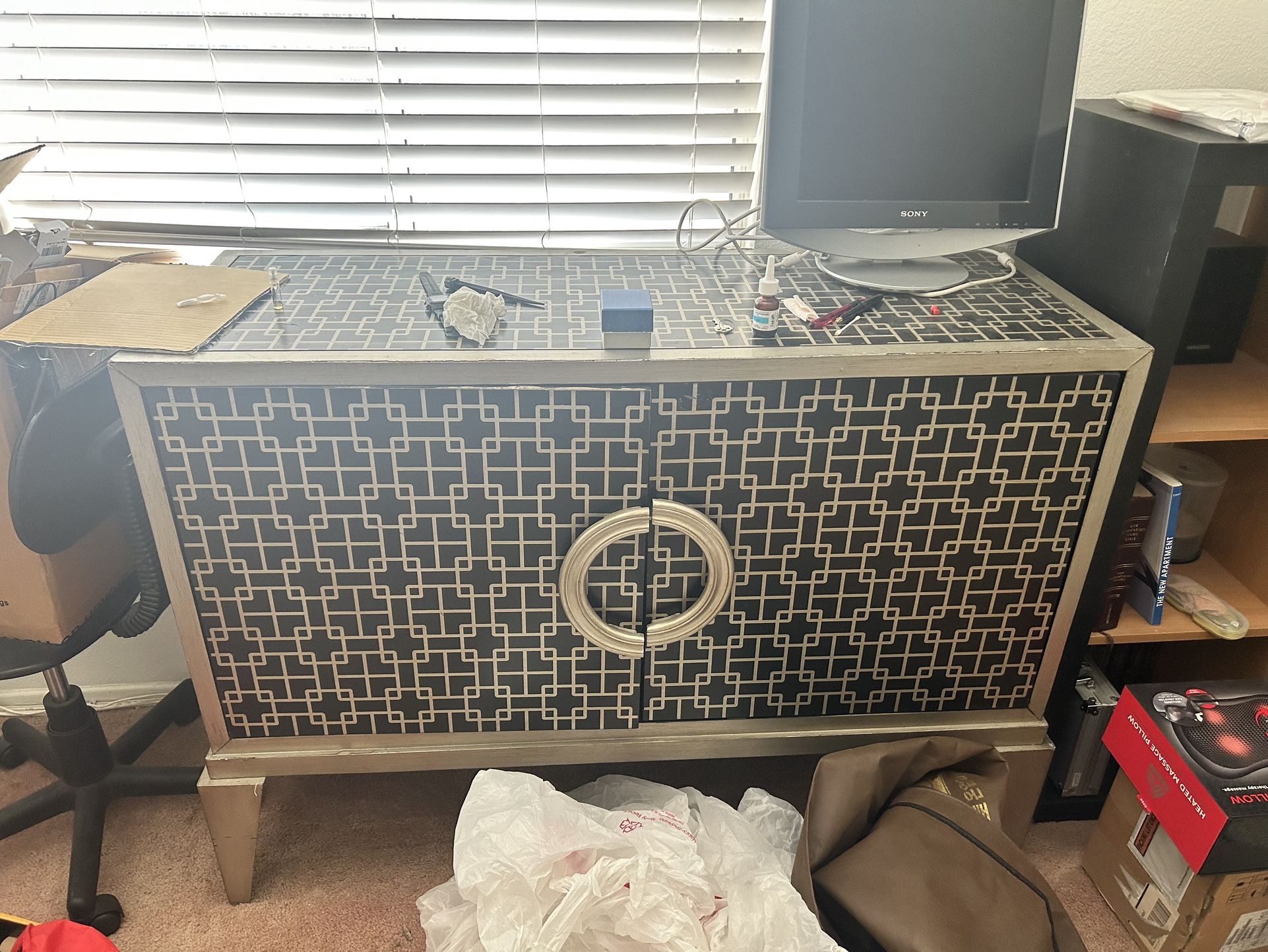 Cabinet With Shelving