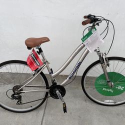 New Schwinn Bike Women Woman bike New 21 speed 