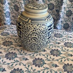 Chinese Ceramic Urn 
