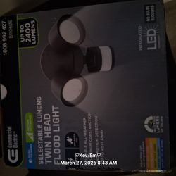 Commercial electric selectable lumens twin head flood light