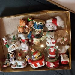 Vintage Snowglobes For Xmas