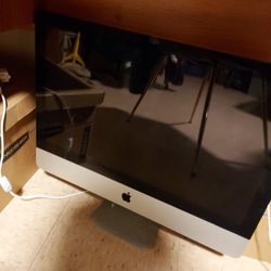 Mac OS, older desktop. 
