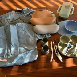 Baby Led Weaning Bundle – Silicone Bibs, Plates, Smocks