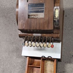 Antique National Cash Register RA-132 with key!