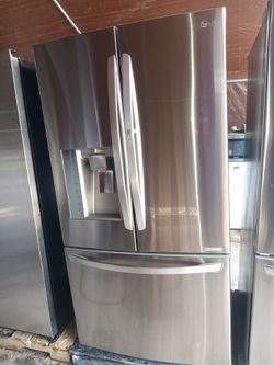 L/G refrigerator french door stainless steel everything works good 💯2️⃣ months warranty 📌