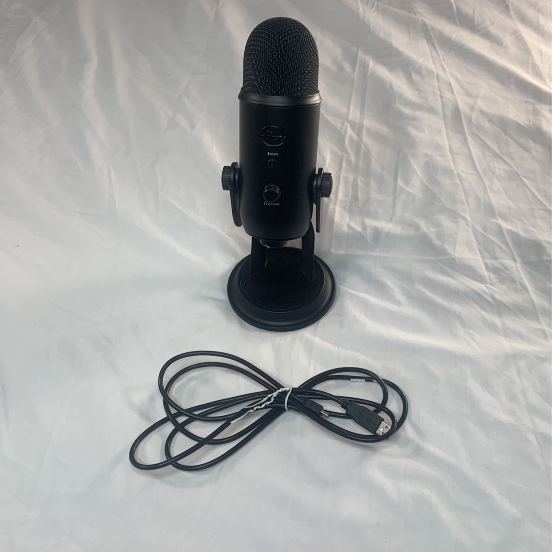 Blue Yeti Blackout USB Microphone