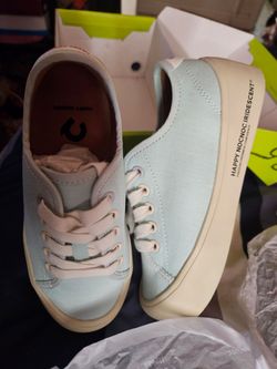 Tennis Shoes size 3.5 $ 7