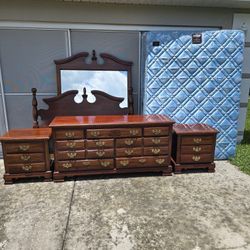Queen Bedroom Set 