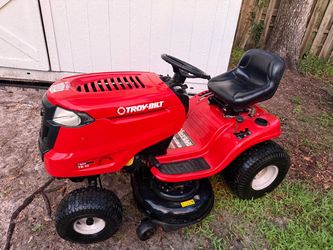 Riding lawn mower Troy Bilt