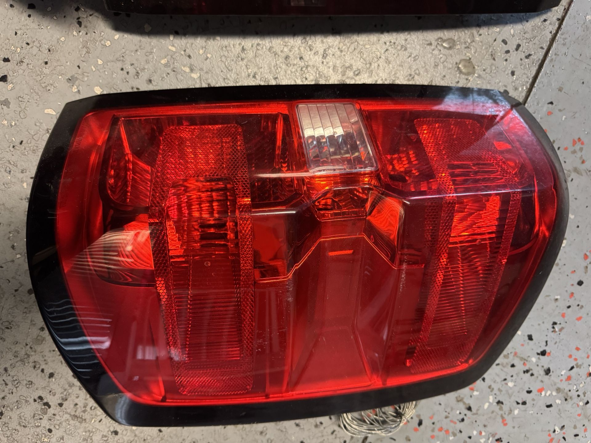 Silverado Hd3(contact info removed) Tail Lights OEM