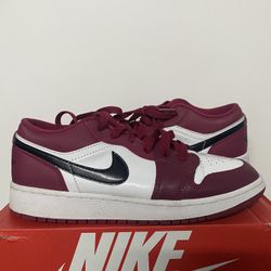Jordan 1 Low Noble Red Size 6Y