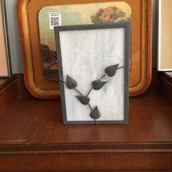 Light outdoor sconce