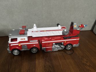 Paw Patrol Ultimate Rescue Fire Truck With Extendable Ladder