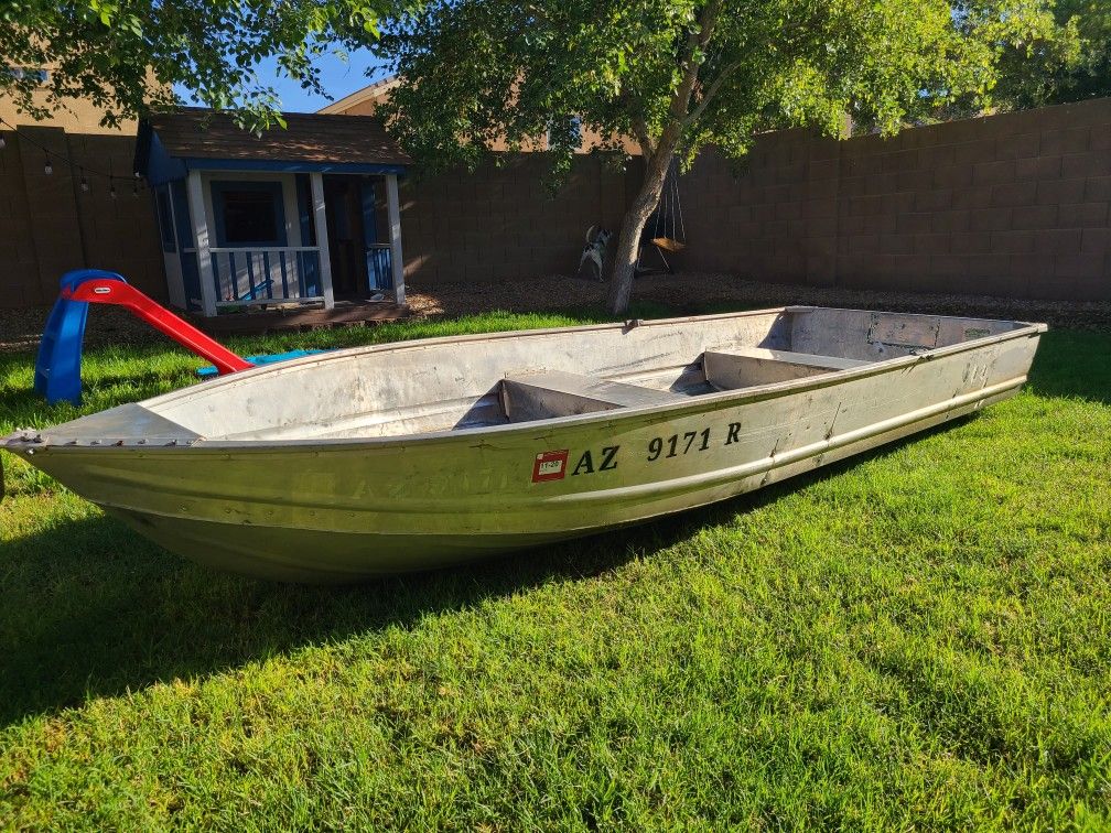 Photo 11ft Aluminum Fishing Boat