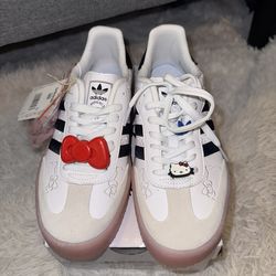 SAMBAE WOMENS HELLO KITTY SNEAKERS