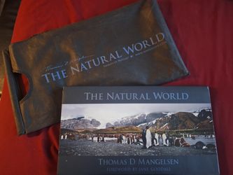 THE NATUAL WORLD BOOK
